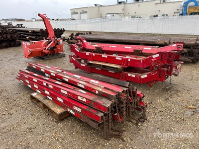 Quantity of (7) 9 Ft 10 In Log Bunks Varios, piezas especiales para remolques