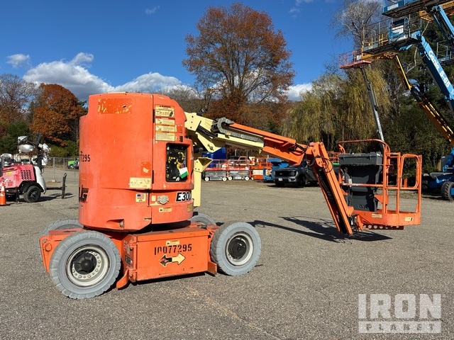 ELEVADOR ARTICULADO 2011 JLG E300AJP