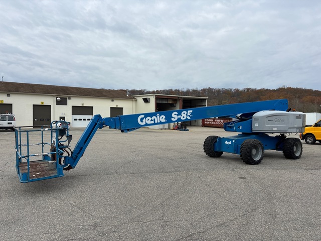 2015 Genie S-85 4WD Diesel Telescopic Boom Lift 2015 Genie S-85 4WD Diesel Telescopic Boom Lift