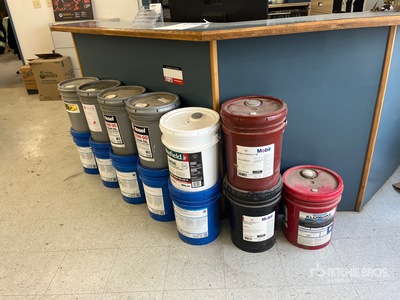 Quantity of 5 Gallon Pails of Oil ورش و مخازن متنوعة