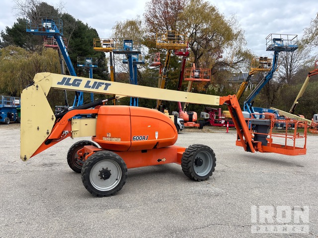 ELEVADOR ARTICULADO 2011 JLG 4WD 600AJ