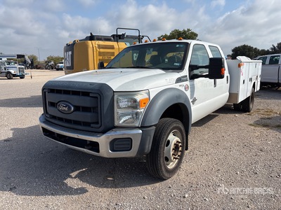 2013 Ford F-550 4x4 Crew Cab Camion utilitaire