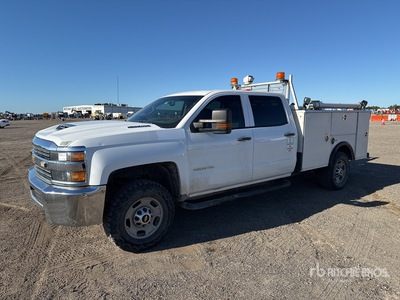 2017 Chevrolet Silverado 2500 HD 4x4 Crew Cab Utility Truck