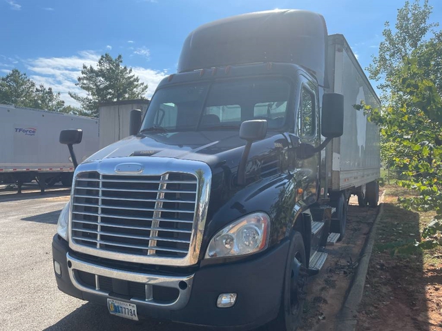2017 Freightliner Cascadia 113 S/A Day Cab Truck Tractor (Inoperable) 2017 Freightliner Cascadia 113 S/A Day Cab Truck Tractor (Inoperable)