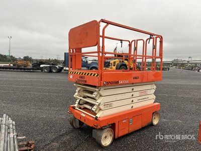 2017 Snorkel S4732E Electric Elevador de tijera