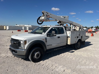 2019 Ford F-550 4x4 Extended Cab Service Truck