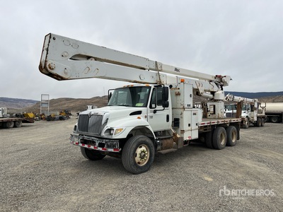 2002 Altec A77-T 76.5 ft on 2003 International 7400 6x4 バケツトラック