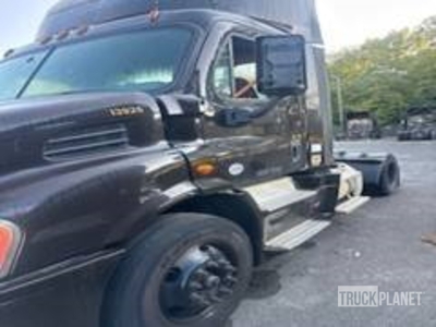2016 Freightliner Cascadia 113 Cabeza Tractora Cabina Corta (Inoperable)