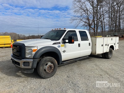 2015 Ford F-450 XL 4x4 Crew Cab Utility Truck