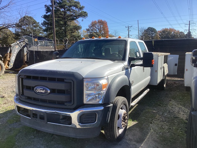 2015 Ford F-450 XL 4x2 Crew Cab Utility Truck