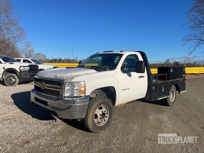 2012 Chevrolet 3500 HD 4x2 Flatbed Truck