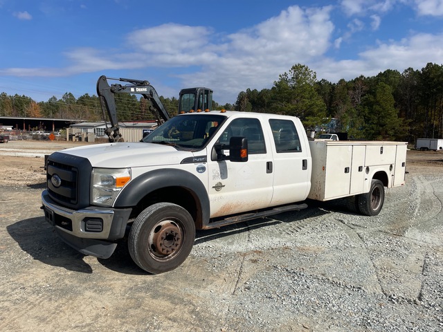 2015 Ford F-450 XL 4x2 Crew Cab Utility Truck