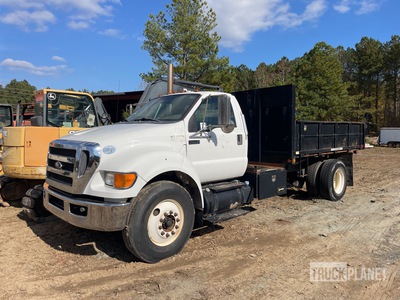 2013 Ford F-750 XL 4x2 S/A Dump Truck (Inoperable)