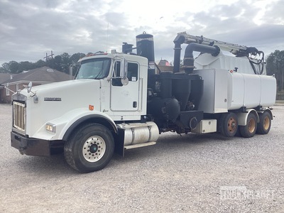 Vacall AE1213 on 2014 Kenworth T-800 8x4 Camion excavateur par aspiration