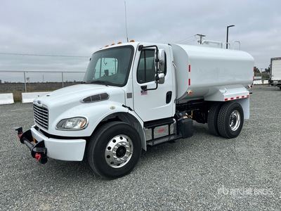 2016 Freightliner M2 106 2000 gal 4x2 Camion à eau