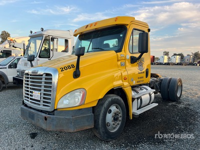 2014 Freightliner Cascadia 125 4x2 S/A Day Cab Truck Tractor