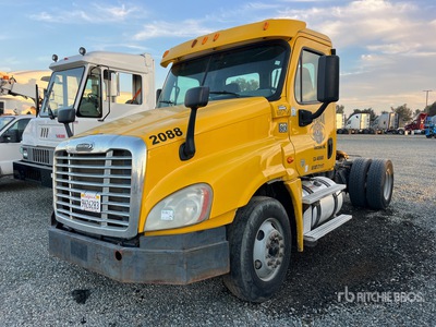 2014 Freightliner Cascadia 125 4x2 S/A Day Cab Truck Tractor