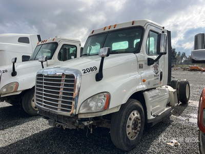 2015 Freightliner Cascadia 125 4x2 S/A Day Cab Truck Tractor (Inoperable)