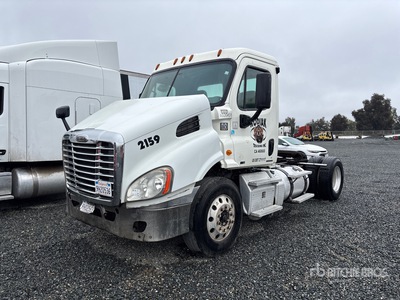 2012 Freightliner Cascadia 113 4x2 Cabeza Tractora Cabina Corta