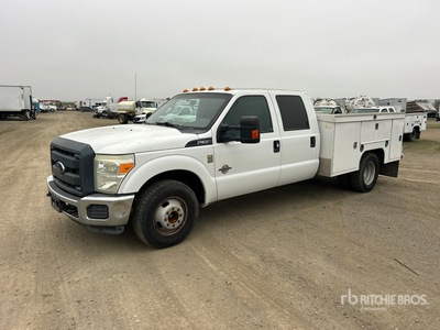 2013 Ford F-350 4x2 Crew Cab Utility Truck