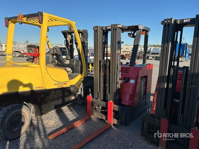 2012 Raymond 425C 3500 lb Cushion Tire رافعة شوكية