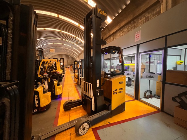 2021 Yale MR16 3500 lb Electric Forklift 2021 Yale MR16 3500 lb Electric Forklift