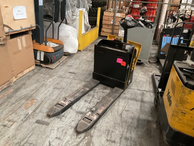 2022 Yale MPB045VGN24T2648 4510 lb Pallet Jack