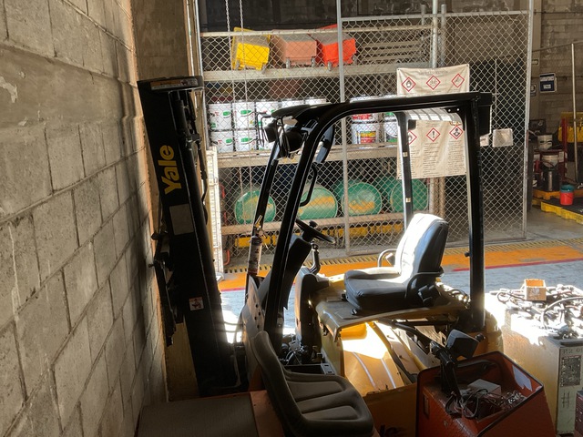 2015 Yale ERP030VTN36TE088 3000 lb Electric Forklift (Inoperable) 2015 Yale ERP030VTN36TE088 3000 lb Electric Forklift (Inoperable)