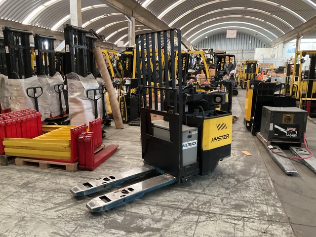 2015 Hyster BE080ZHD 8000 lb Electric Pallet Jack