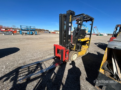 2020 Yale E50XN 4400 lb شاحنة رفع كهربائية