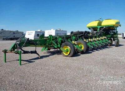 2013 John Deere 1770NT Planter