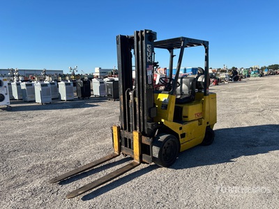 TCM FCG28N6 5000 lb Pneumatic Tire Forklift