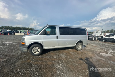 2017 Chevrolet Express G2500 Cargo Van