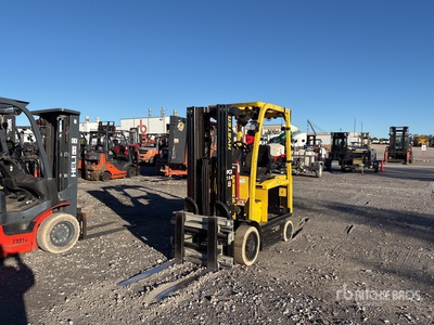 2021 Yale E50XN 4950 lb Carretilla Elevadora Eléctrica