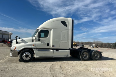 2015 Freightliner Cascadia 125 6x4 T/A Sleeper Truck Tractor