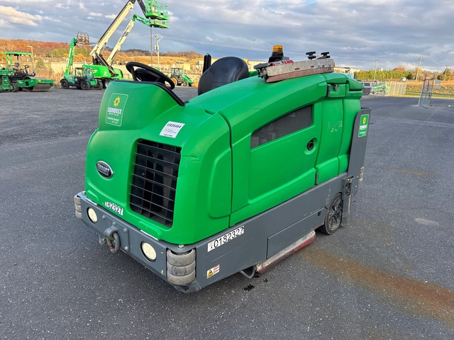 2019 Tennant T20 Ride-On Floor Scrubber 2019 Tennant T20 Ride-On Floor Scrubber
