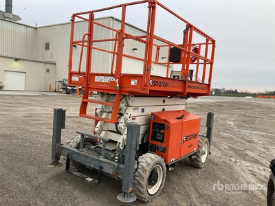 2018 Snorkel S4726E シザーリフト