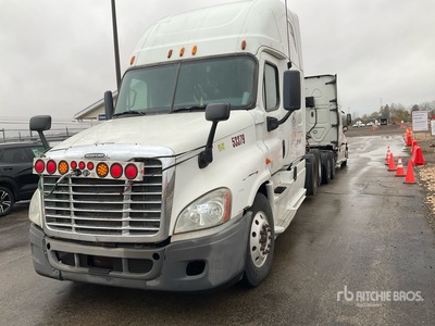 2013 Freightliner Cascadia 125 Cabeza Tractora Cabina Corta (Inoperable)