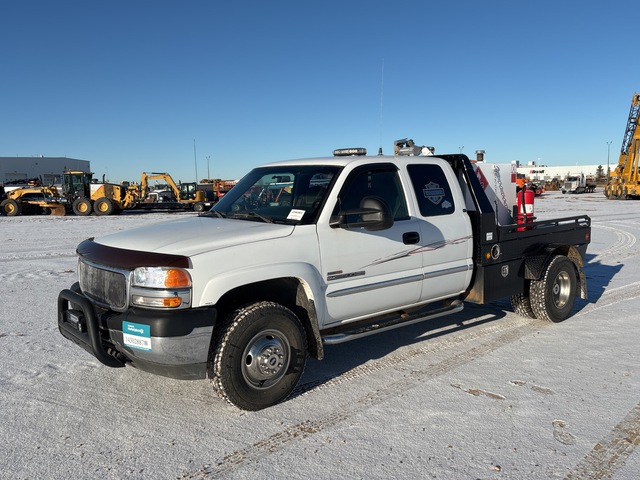 2002 GMC Sierra 2500 SLE 4x4 Extended Cab Flatbed Truck