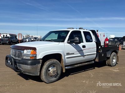 2002 GMC Sierra 2500 SLE 4x4 Extended Cab Flatbed Truck