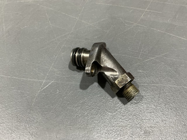 United Technologies 419246 Flange to Boss Elbow