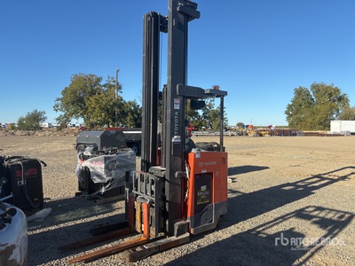 2018 Toyota 9BRU18 3000 lb شاحنة رفع كهربائية