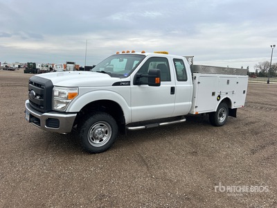 2015 Ford F-350 4x4 Extended Cab Camion utilitaire