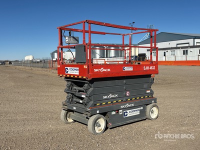 2015 Skyjack SJIII4632 Electric シザーリフト
