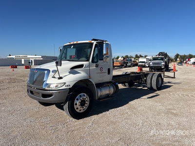 2018 International 4300 4x2 Cabina y chasis