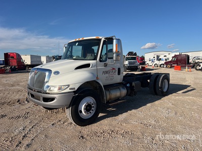 2017 International 4300 4x2 Cabine et châssis