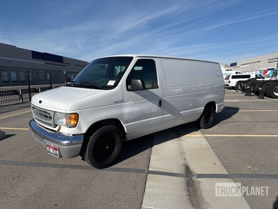 1999 Ford E-150 Fourgon cargo