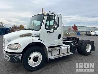 2011 Freightliner M2 106 4x2 Cabeza Tractora Cabina Corta