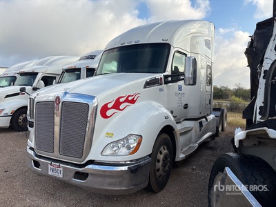 2020 Kenworth T680 6x4 Cabeza Tractora Cabina Dormitorio