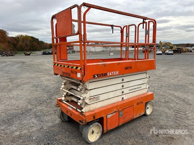 2016 Snorkel S4732E Electric Elevador de tijera